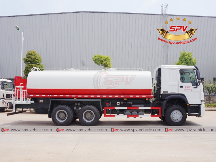 Water Spraying Truck Sinotruk - RS